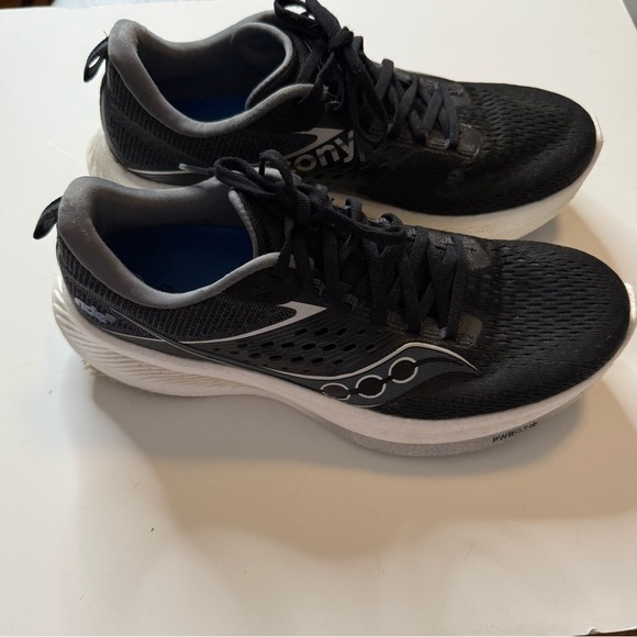 Athletic_Shoes